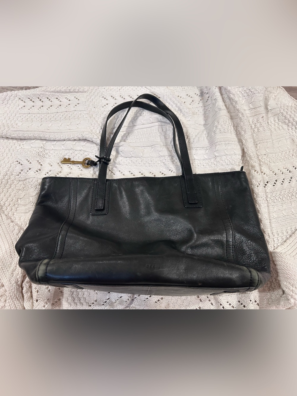 Fossil Classic Black Leather Tote Bag with Key Charm 17 inches x 10 x 5